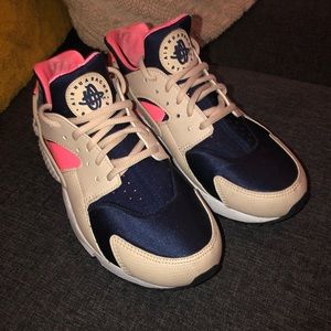 Nike Huarache Women’s Size 8